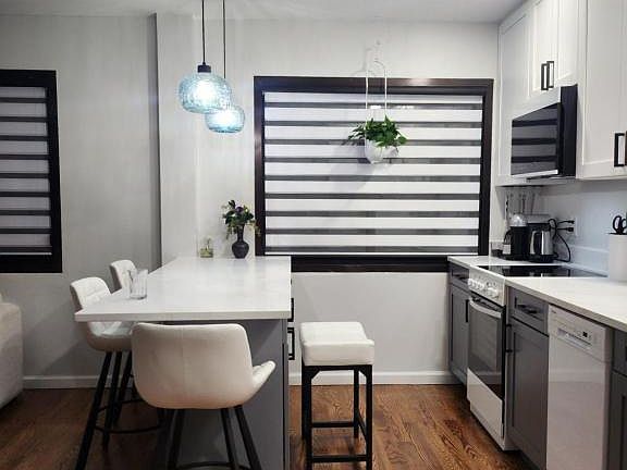 2nd image of 114 E Main St #2