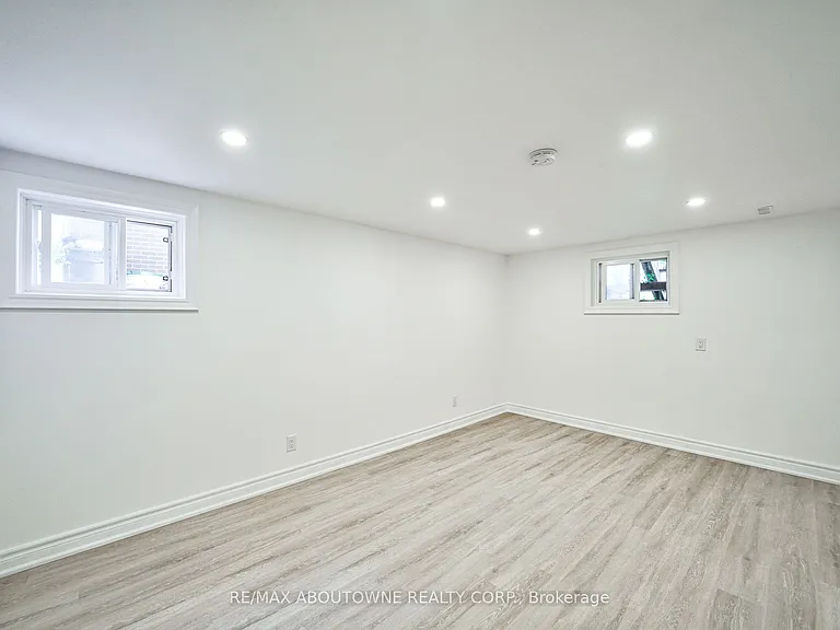 4395 Longmoor Dr #LOWER — Photo 15
