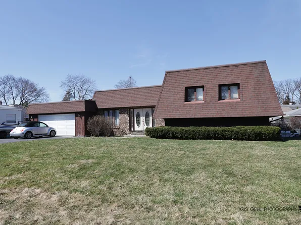 33312 N Lone Rock Rd, Grayslake, IL 60030