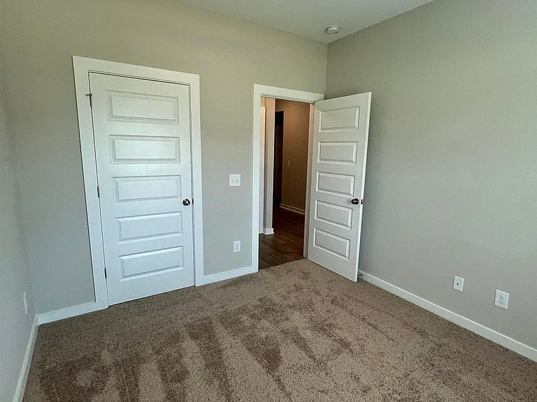 9047 Ivanhoe Dr — Photo 3