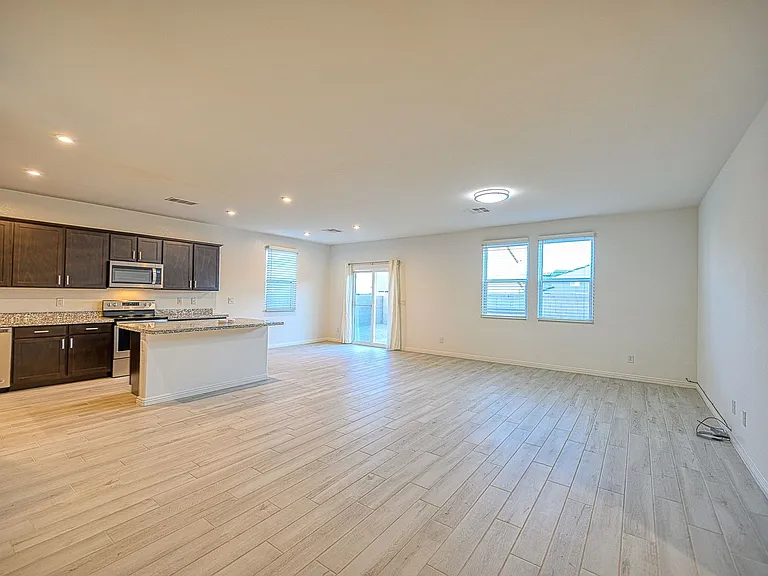 5635 S Larimer St — Photo 6