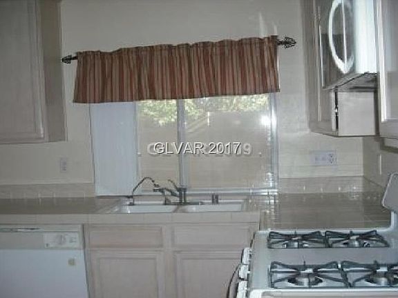 3rd image of 929 Toro Canyon Ln #0