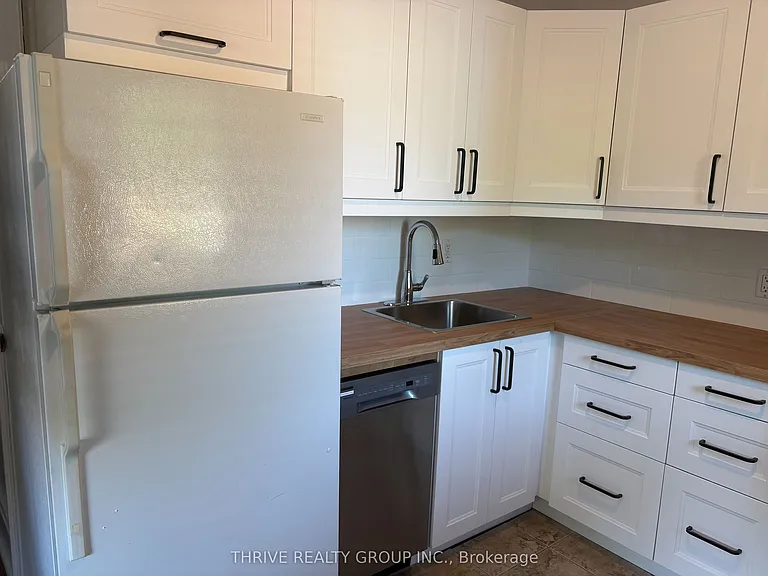 526 Waterloo St #A — Photo 4