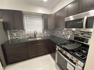 544 Monte Vista Rd NE APT 5, Los Lunas, NM 87031