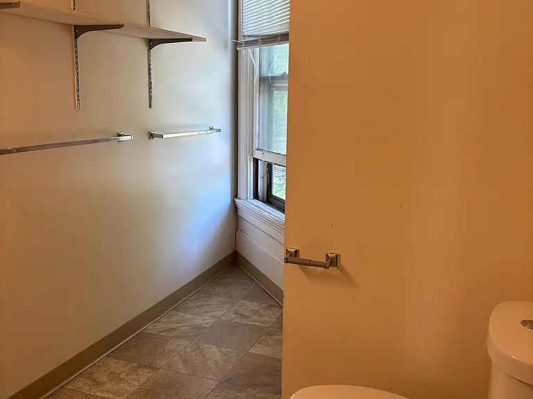 319 N Pinckney St #2 — Photo 16