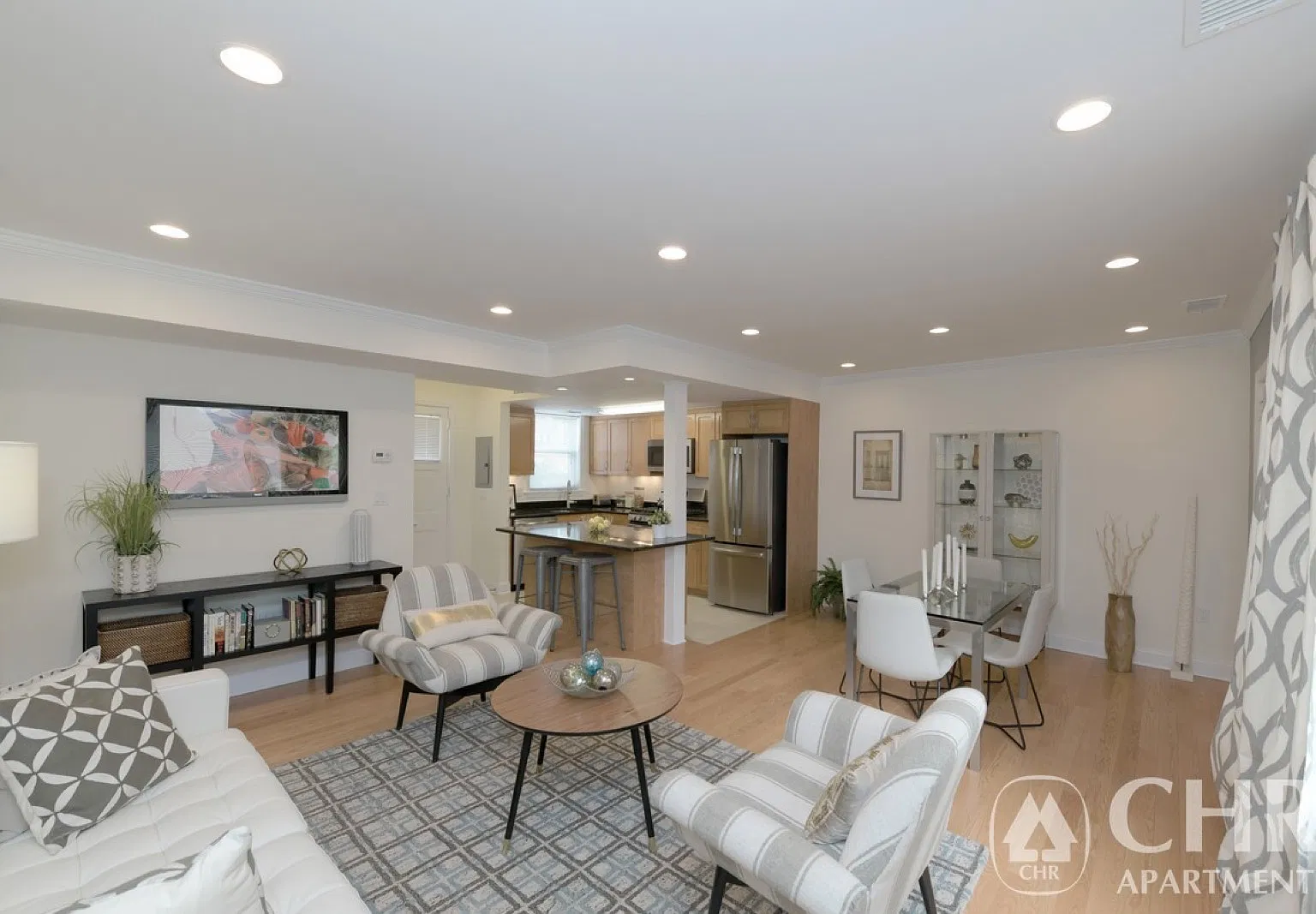 499 VFW Parkway Apartments — Photo 2