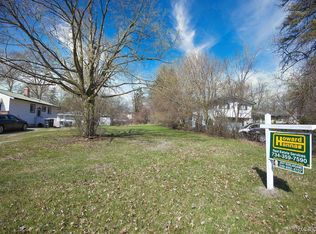 15539 Green Lane Ave, Livonia, MI 48154