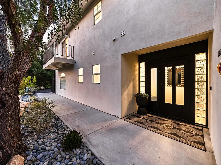 1378 Sycamore Canyon Rd — Photo 41