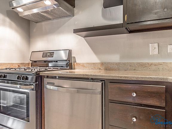 5th image of 6947 S Jeffery Blvd APT 3L