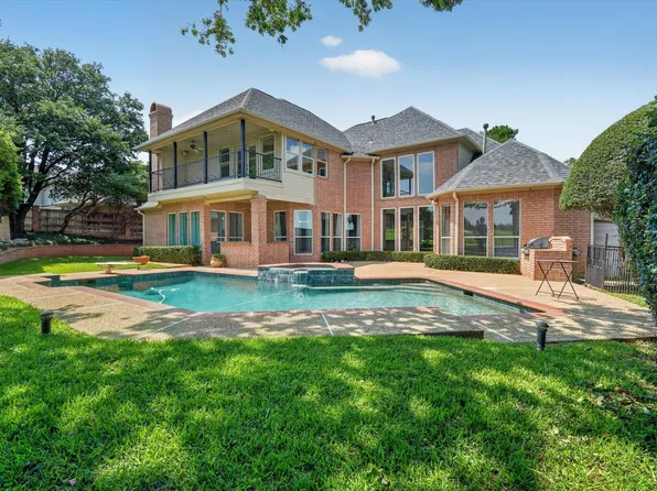 702 Buttermilk Dr, Arlington, TX 76006