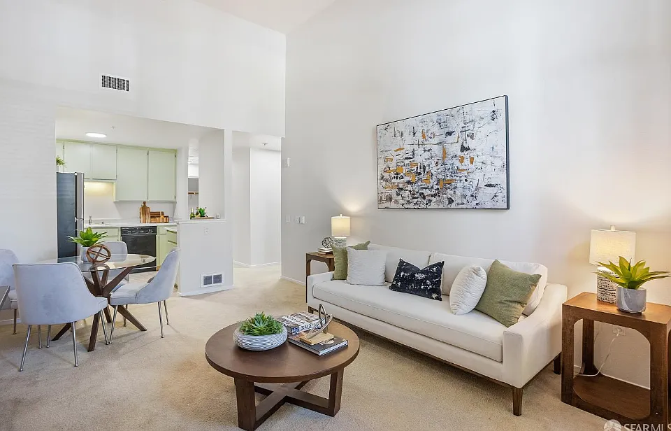 1 bed, 739 sqft, $3,995 — Photo 2