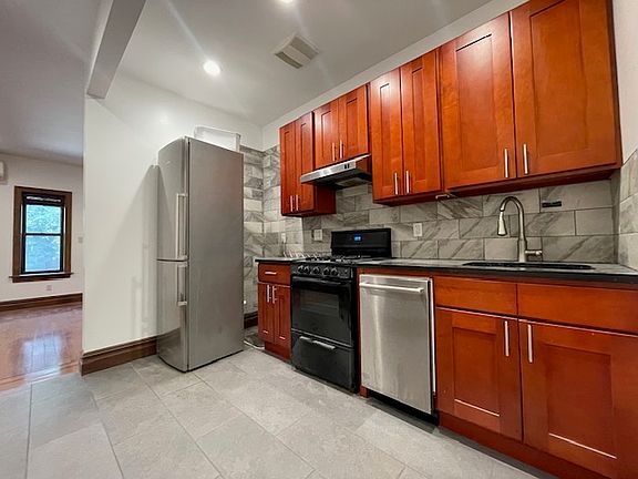 2nd image of 173 15th St #1F