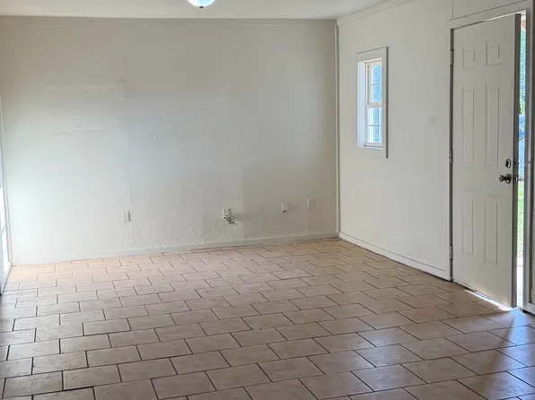 303 Russell St, Roland, OK 74954