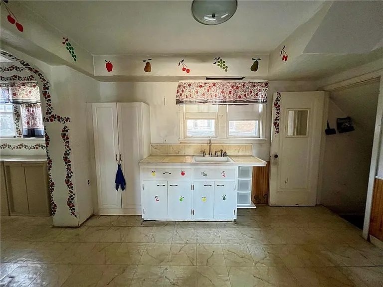 2701 German St — Photo 3