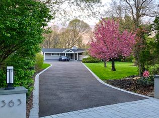 363 Cold Spring Rd, Syosset, NY 11791
