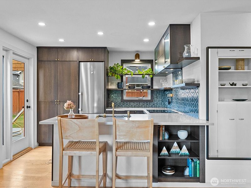 3rd image of 7559 19th Avenue SW