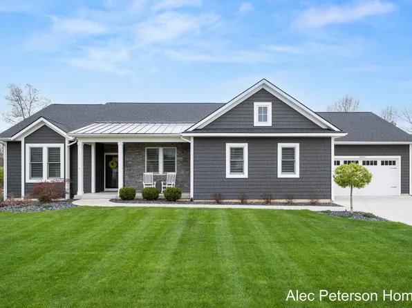 15012 Copper Ct, Grand Haven, MI 49417