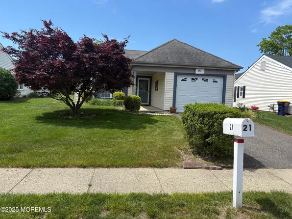 21 Newbury Row, Manchester, NJ 08759