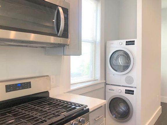 5th image of 75 Kinnaird St #321