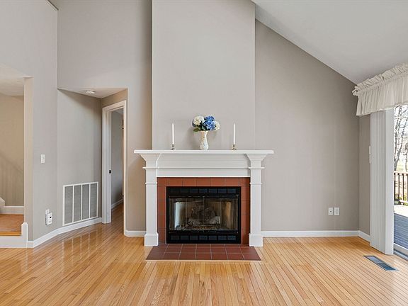 4th image of 28 Wildflower Ln #28