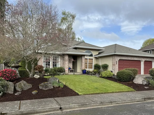 2155 NW Chrystal Dr, McMinnville, OR 97128