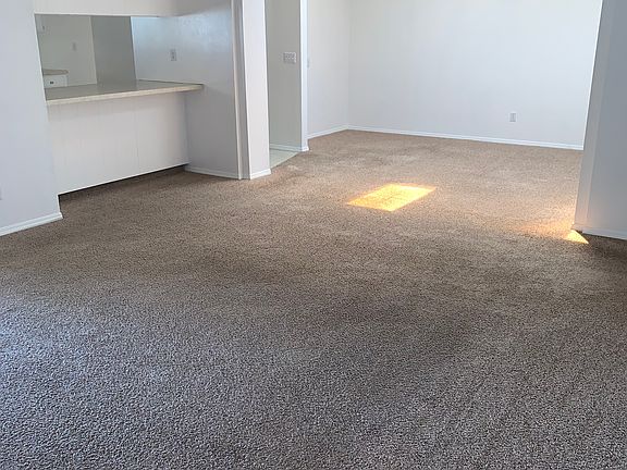 4th image of 91 Rosewood Cir