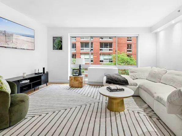 555 West 23rd Street image 1 of 7