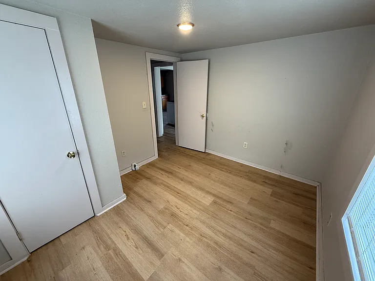 415 E Velma Ave — Photo 7