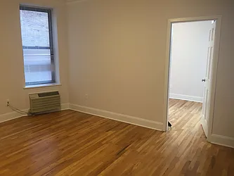 Rented by Metropolis Real Estate of Manhattan