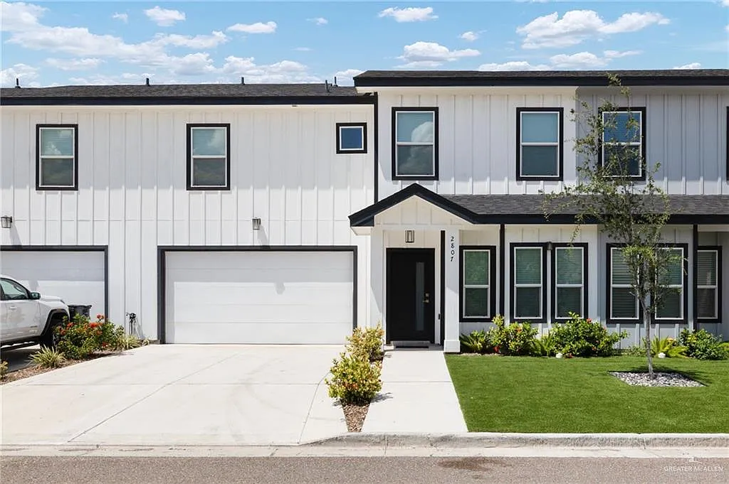 3 bed, 2.5 bath, 1632 sqft, $2,100 — Photo 1