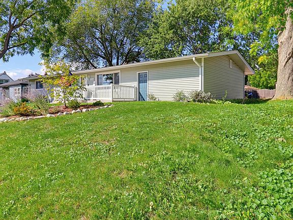 5th image of 1224 Mackinac AVENUE
