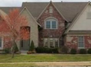 329 Greycliff Bluff Dr, Saint Louis, MO 63129
