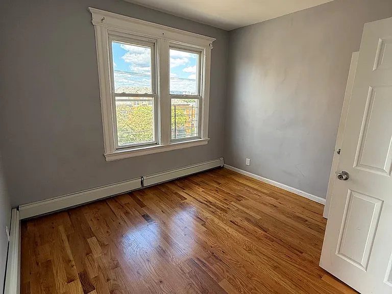 544 Grove St #6 — Photo 9