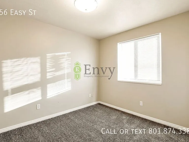856 Easy St — Photo 7