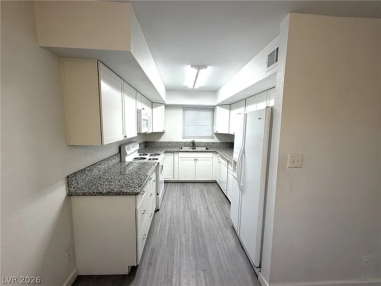 1908 Rexford Dr #5 — Photo 6