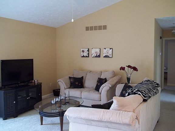 Picture of living room (does not come furnished), new flooring will be installed before new tenant.