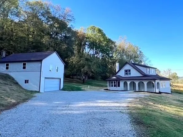 1824 Oldtown Valley Rd SE, New Philadelphia, OH 44663