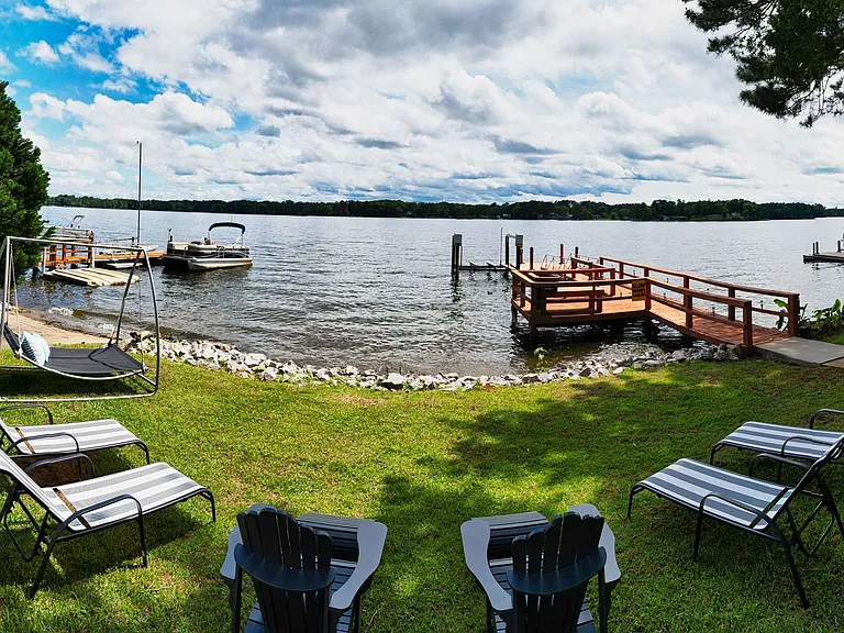 200 Mariners Pointe Rd — Photo 2