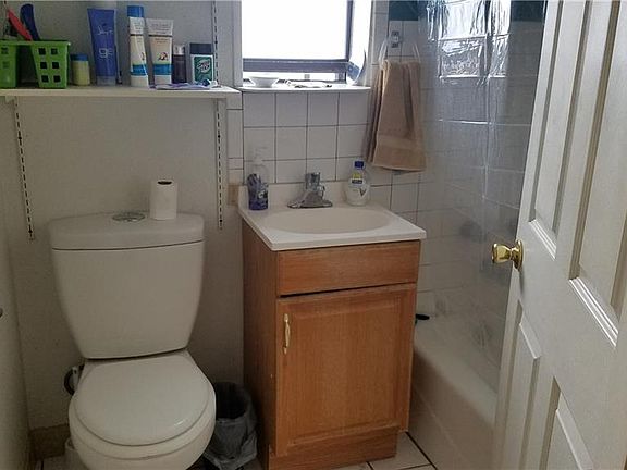5th image of 829 Fairlane Dr