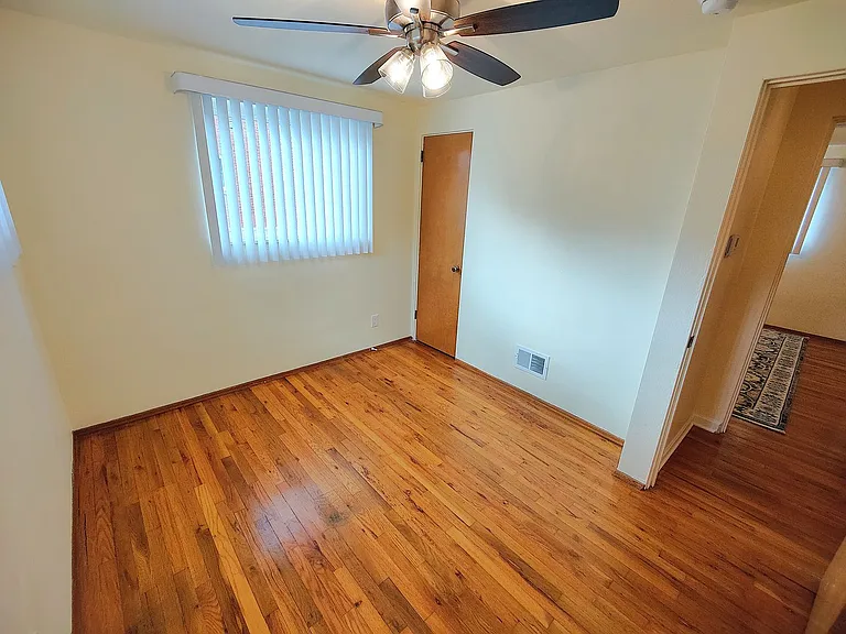 5079 Earlsdale Rd — Photo 16