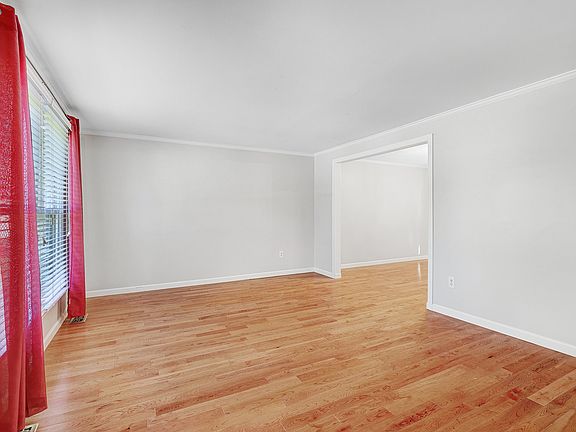 5th image of 12822 Longleaf Ln