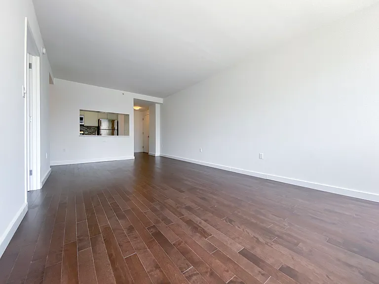 310 E 2nd St #3N — Photo 4
