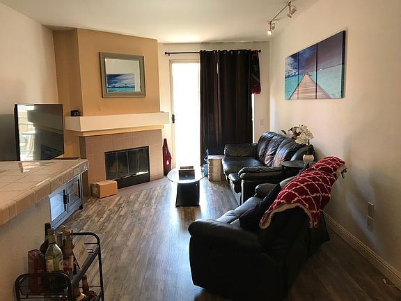 3rd image of 2050 Camino De La Reina Unit 309