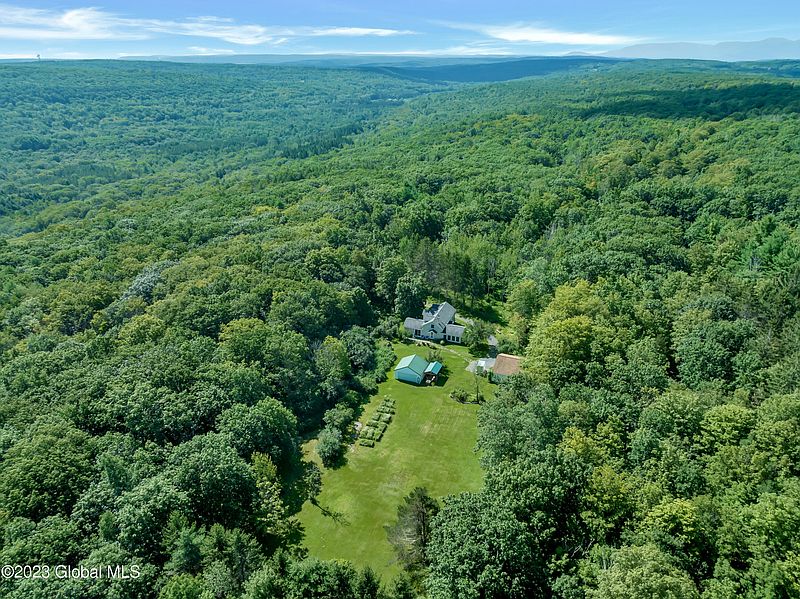 4th image of 131 Otto Road