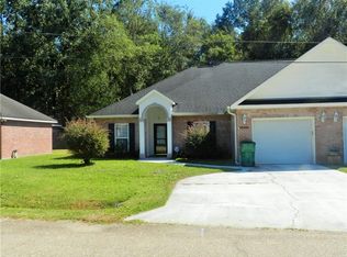 40110 Emerald Dr #A, Ponchatoula, LA 70454