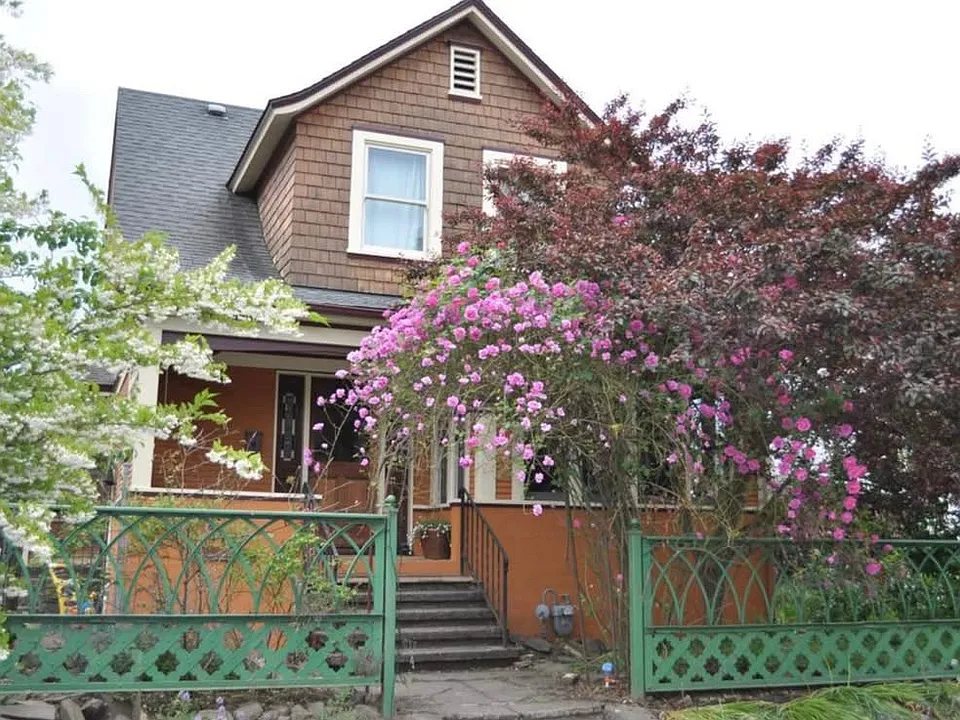 4226 NE 10th Ave