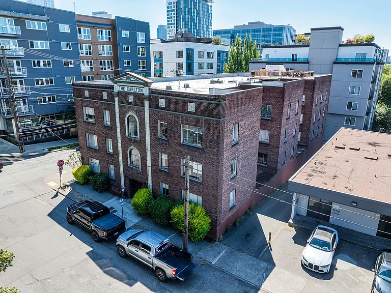The Carlton Apartments — Photo 5