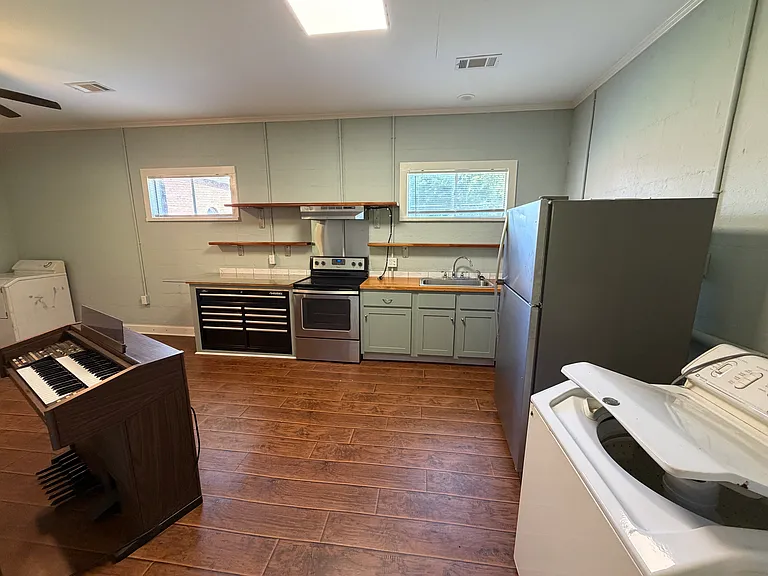 410 Calhoun St #1 — Photo 8