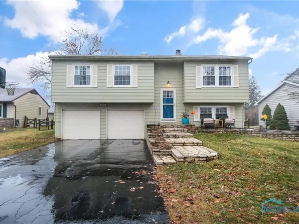 120 Pheasant Dr, Perrysburg, OH 43551