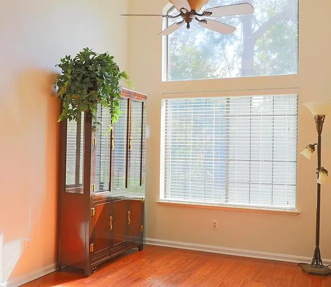 4946 Felicia Way — Photo 6